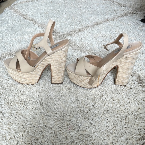 Beige Steve Madden high heels - Picture 5 of 5